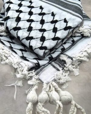 Palestinian Classic Kuffiyeh
كوفية فلسطينية