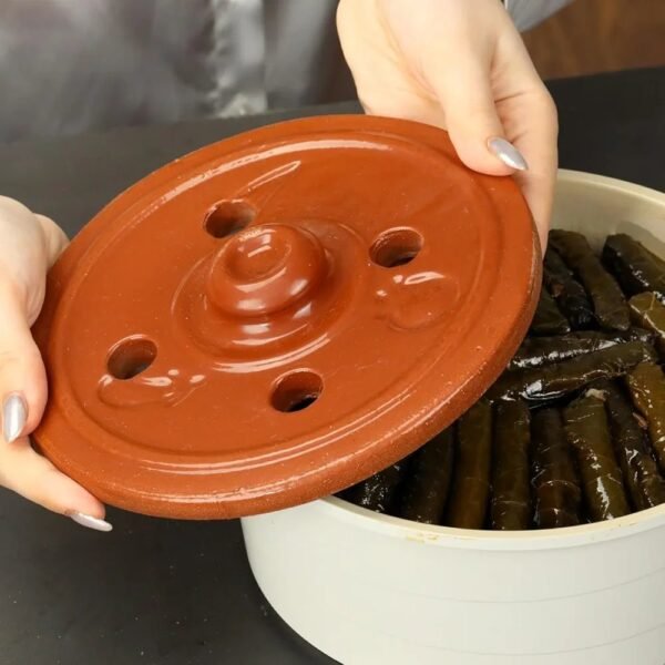 Solid Stoneware Grape Paper Weight   ثقالة ورق عنب فخار ساده - Image 6