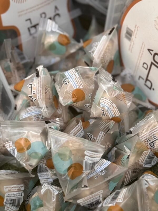 V A L: Date balls stuffed with tahini 
 فال: كرات تمر محشوة بالطحينة - Image 16